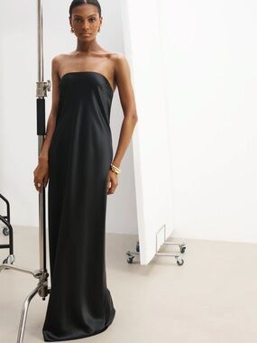 Elegant Strapless Black Satin Evening Dress